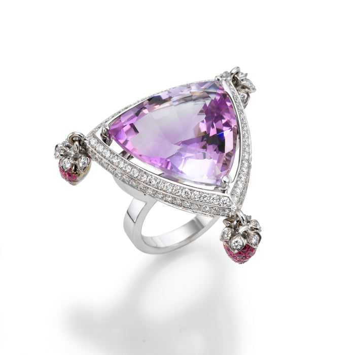 Amethyst Ringt , Rubies and Diamonds.  18k gold.  LP1571