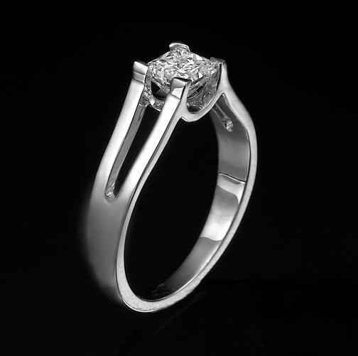 Solitaire Ring 0.75ct Princess cut Diamond, 18K gold, 9028.
